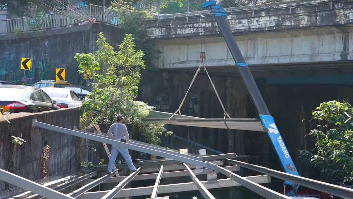 廖先翔今（3）天表示，昨日已雇工將超過承租範圍部份的停車場構造物進行拆除。 圖：廖先翔/提供
