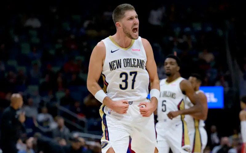 (影)鵜鶘「外送哥」NBA首先發 轟20分生涯新高