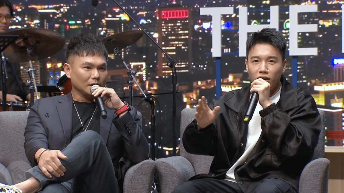 YouTuber超哥和Toyz近日登上《賀瓏夜夜秀》，上演世紀大和解。 圖：翻攝自YT／STR Network