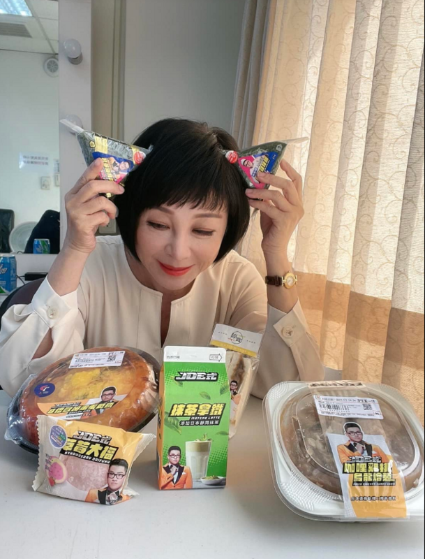 吳淡如與Joeman兩人互動很好，昨日也有不少網友至吳淡如臉書留言「淡如姐Joeman被抓」，吳淡如也未對此有回應，卻悄悄將這些網友留言全數刪除。 圖：翻攝自吳淡如臉書