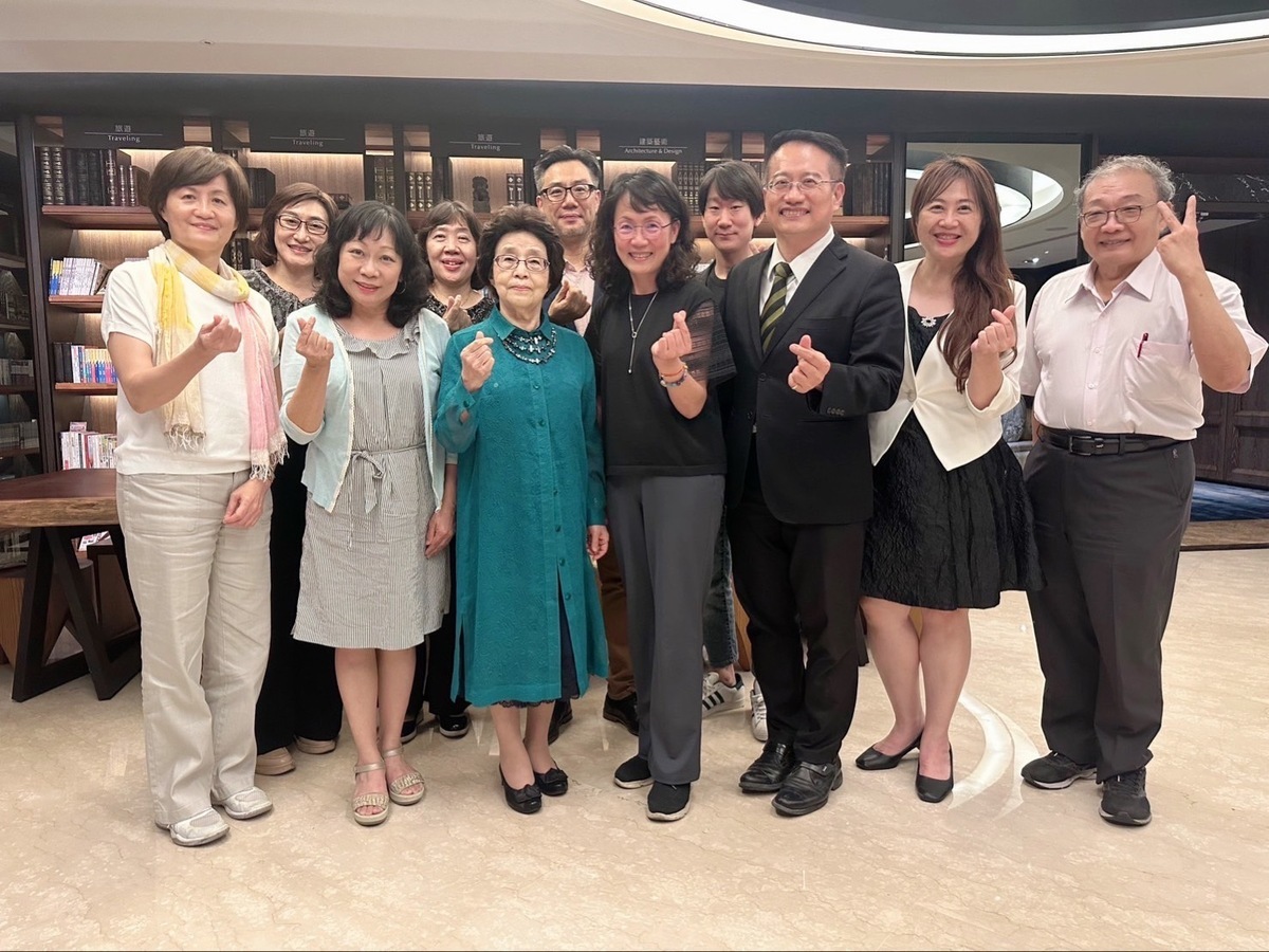台南應用科技大學歡慶創校59周年2023 TUT藝術季盛況空前，南應大藝術學院特邀請榮獲德國授予「功勳十字勳章」殊榮的韓國國家藝術學院院士Hae Won Chang教授蒞臨，進行「21世紀南韓音樂教學法」座談會及「加布里埃爾·皮爾納璀燦的鋼琴世界」講座，與台灣音樂人士一同分享及討論。 圖：蔡旺詮提供