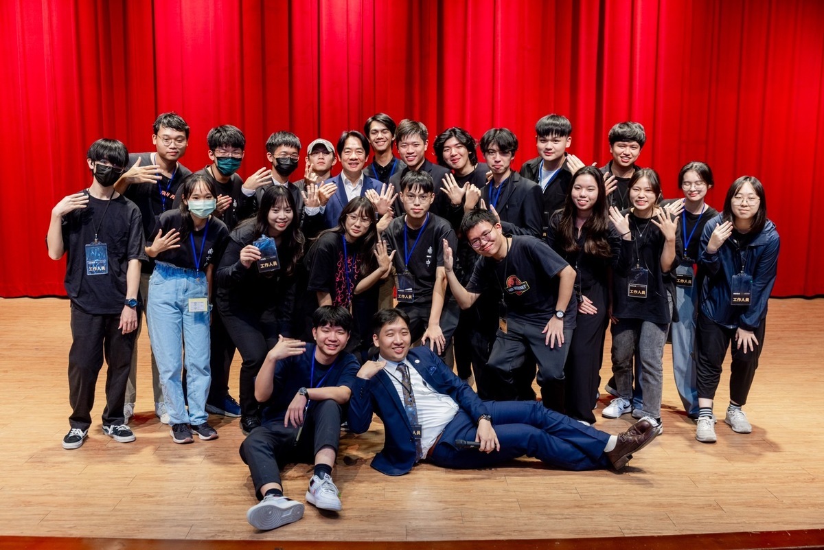 賴清德返回母校成功大學演講，人氣相當旺。 圖／賴清德辦公室提供