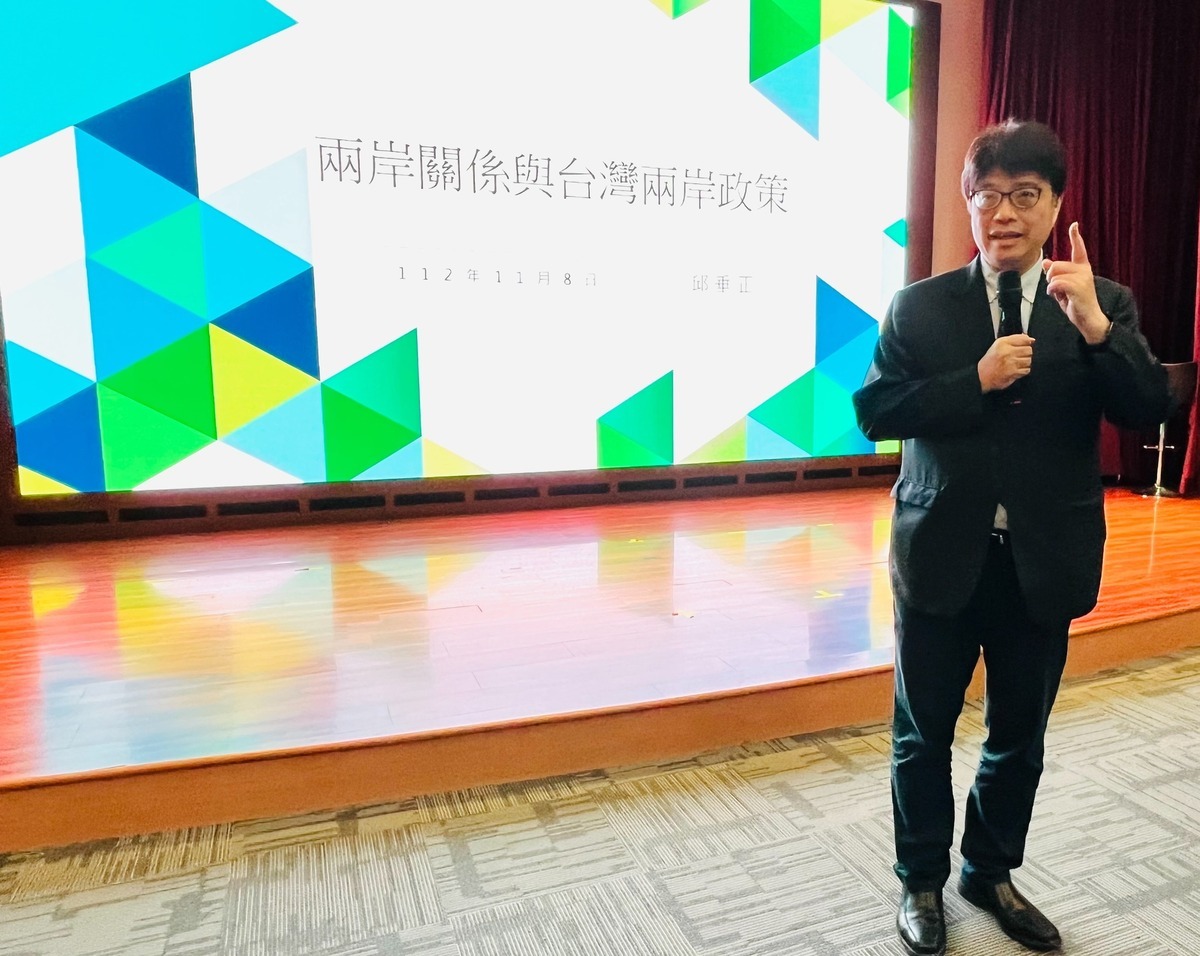海基會秘書長邱垂正今（8）天前往國立屏東大學進行專題演講。 圖：海基會提供