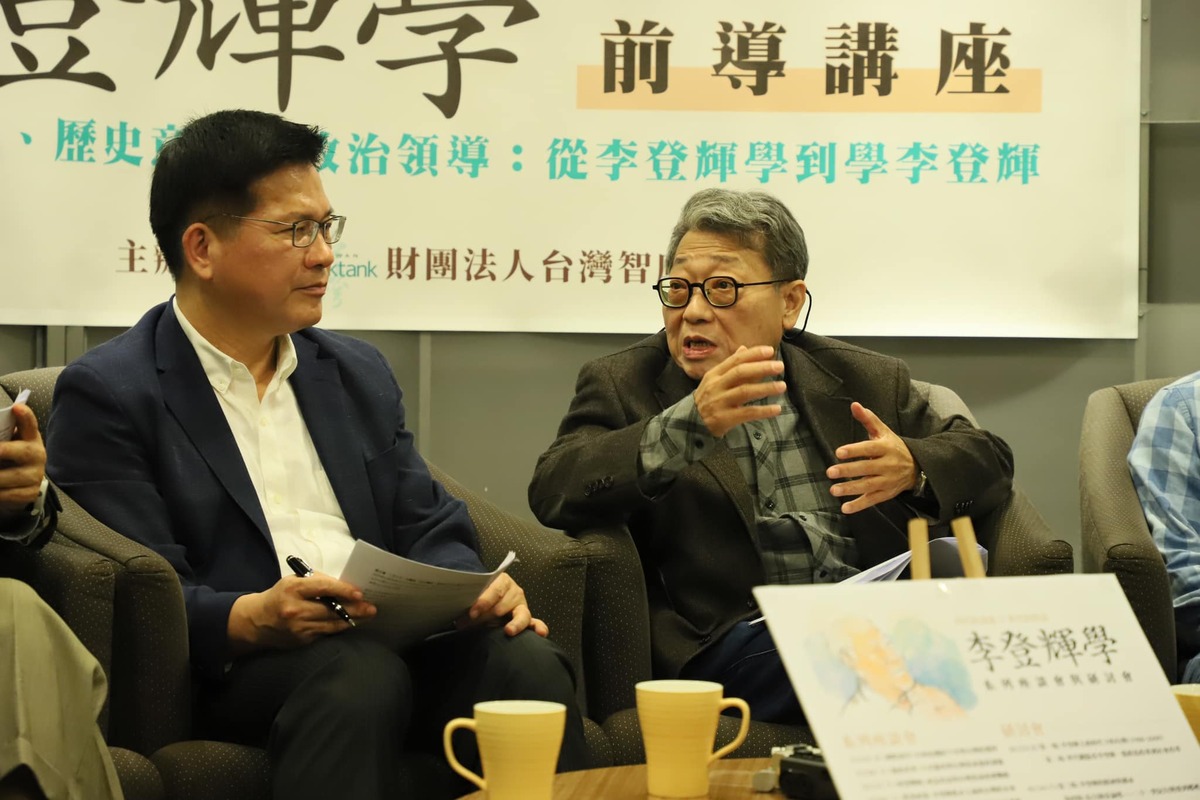 林佳龍PO出舊照悼念范疇。 圖／翻攝自林佳龍臉書
