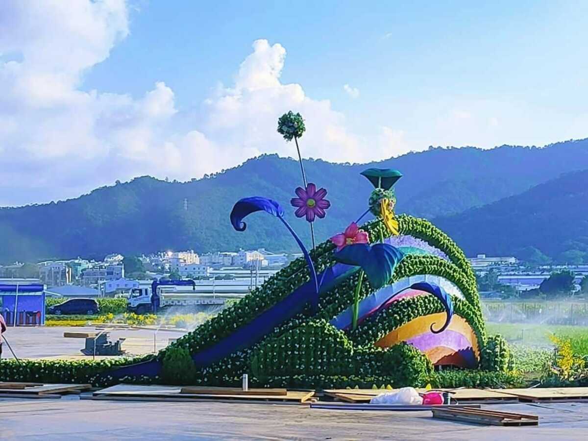 融入地方編織及藍染的工藝女神。 圖：翻攝自台中市新社區公所臉書