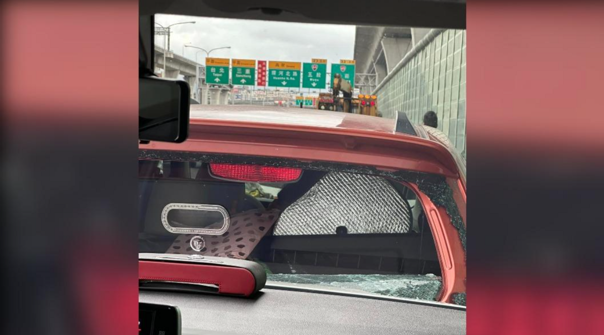 潔哥提到前車的後座玻璃全部碎裂，畫面相當驚悚。 圖：翻攝自潔哥/李秉潔FB