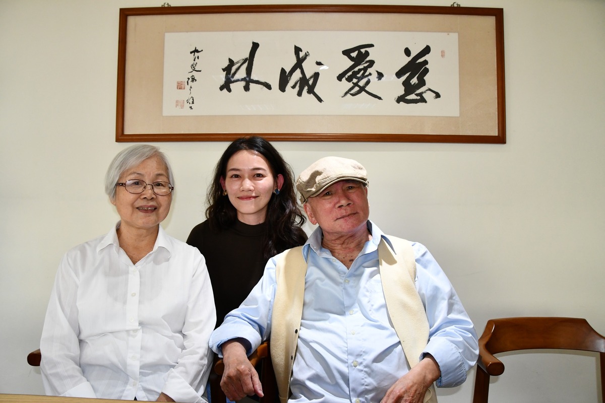2023年5月，民進黨前主席林義雄、前立法委員方素敏方素敏與吳欣岱攝於慈林基金會。 圖：邱萬興攝