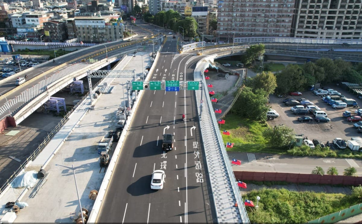 連接台北市中正區及新北市永和區的中正橋，目前該部分新橋結構作已近完成。 圖：翻攝自台北市政府工務局新建工程處官網