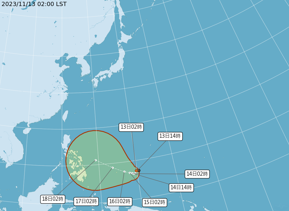 最新中央氣象署資料顯示，「熱帶低壓」在關島西南方海面，預計明晨發展為輕颱「鯉魚」；未來5天向西北西移動，不過模擬路徑離台皆很遠，無侵台機率。 圖：翻攝自老大洩天機專欄