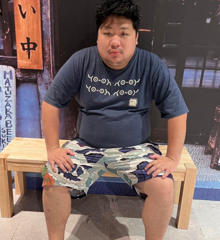 統神評黃子佼案，言論引發大批網友狂轟。台北市市議員苗博雅以其清晰的邏輯和溫和引導，促使統神公開道歉後，沒想到他昨日又在直播時大嗆苗博雅把自當勝利者。 圖：翻攝自統神IG