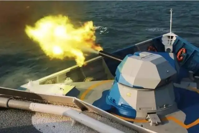 022 型導彈快艇搭載射程 180 公里的 8 枚鷹擊-83 反艦導彈，以及 1 座 630 型近防砲和 2 座 6聯裝火箭干擾彈發射裝置，艇上攜帶有數具「飛弩」單兵防空導彈。 圖：翻攝自放飛的季節