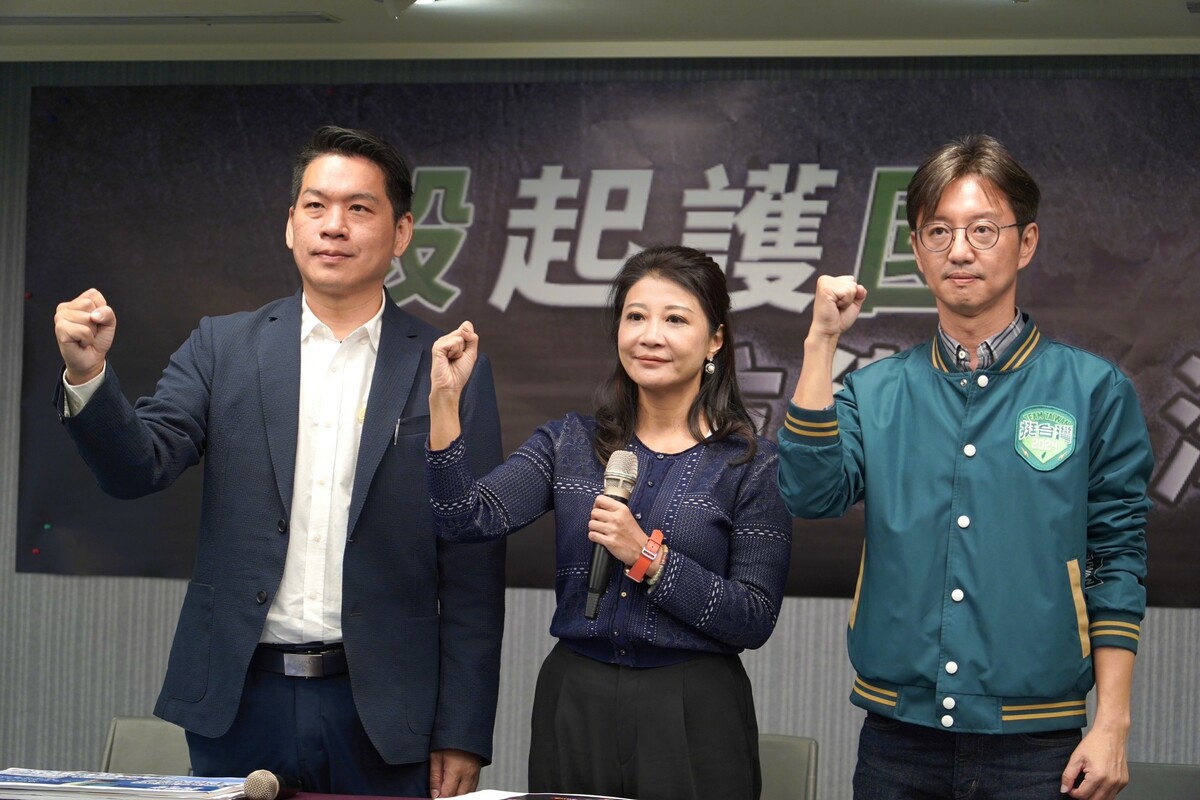 林楚茵(中)、李柏毅(左)、江肇國(右)。 圖：李柏毅競總/提供