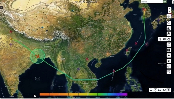 美軍E-4B「末日飛機」沿著半個中國週邊飛行。 圖 : 翻攝自老高論壇