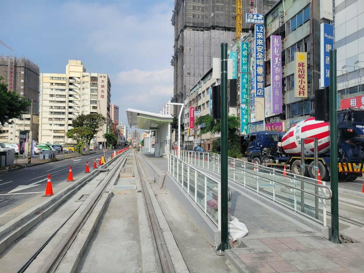 輕軌將進行C30-C32路冷、熱滑行測試。 圖：高雄市捷運局/提供