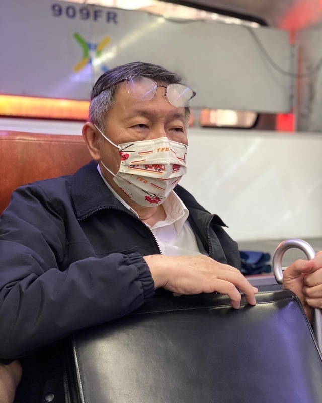 柯文哲遭質疑立場搖擺。 圖／翻攝自柯文哲臉書