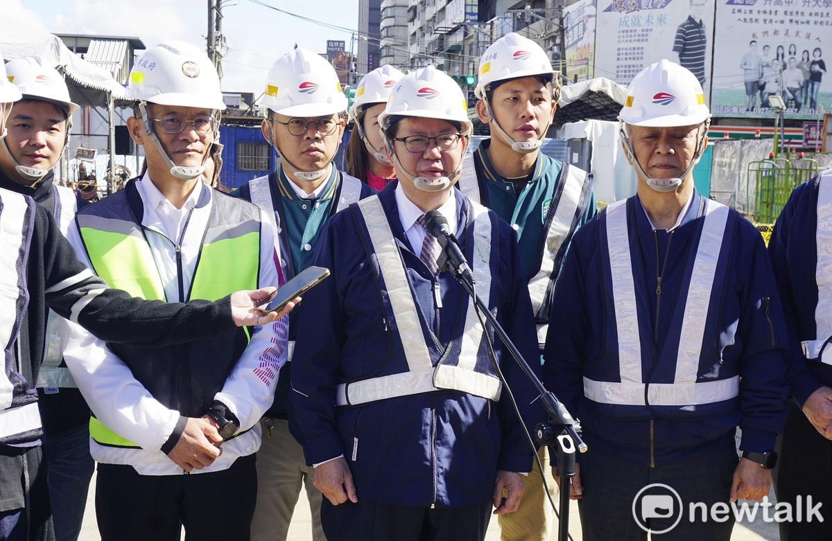 鄭文燦表示，不管政治的劇本有多少個版本，最終的選擇權仍然在選民手上的選票，人民才是國家的主人 圖：林昀真／攝