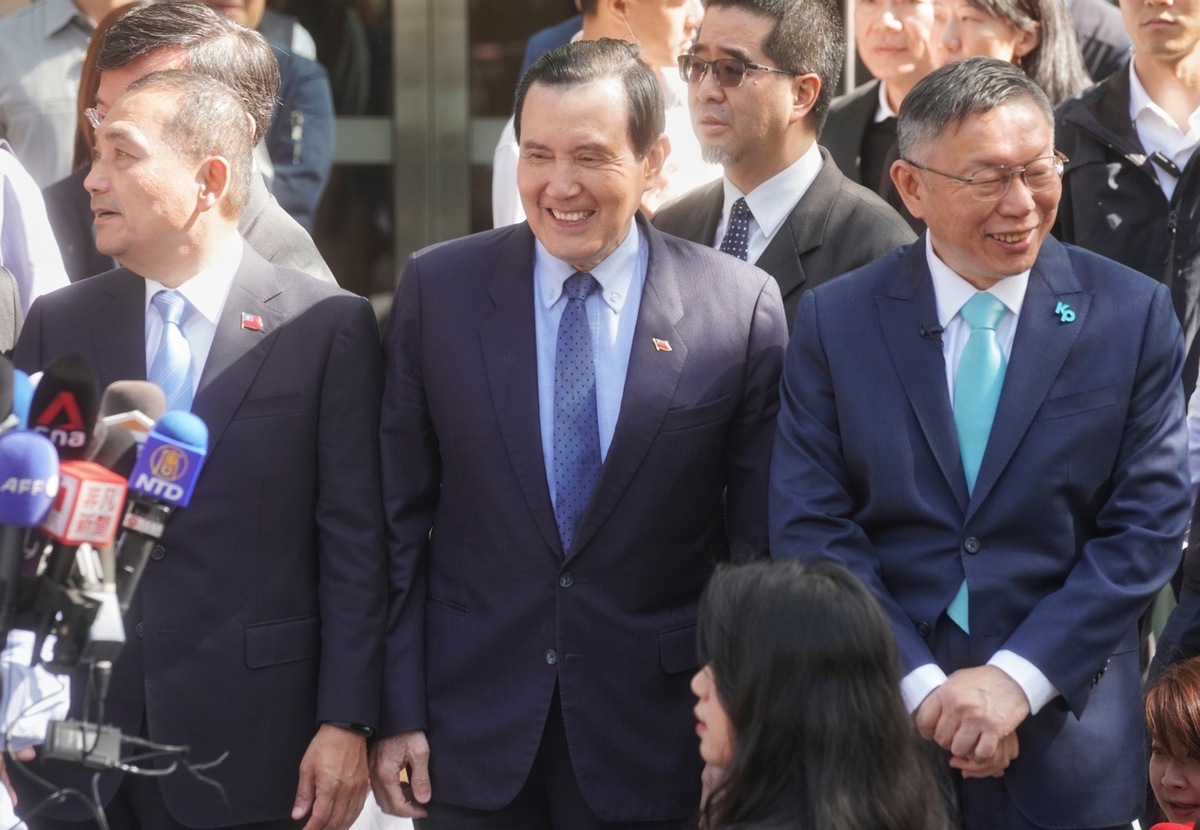 國民黨總統候選人侯友宜、前總統馬英九、民眾黨總統候選人柯文哲。 圖：張良一/攝(資料照)