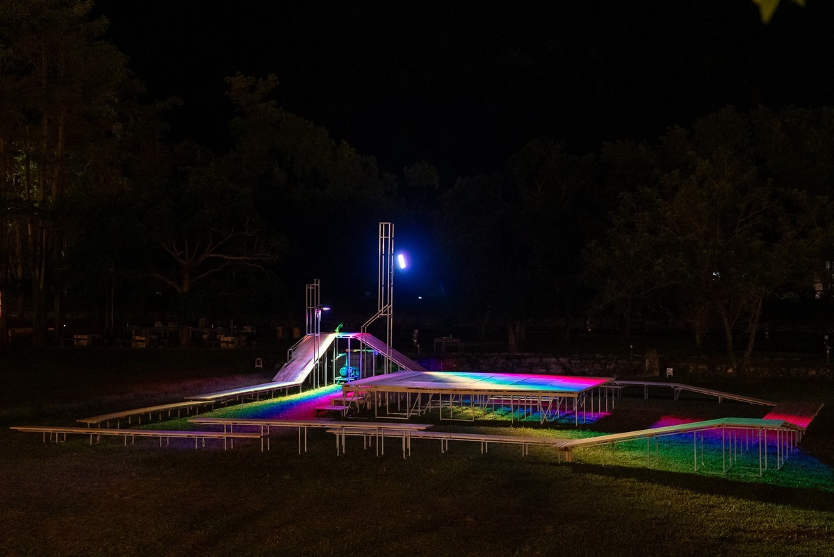 此次「台東光祭」串聯「台東藝穗節」，邀請跨域各界藝術家⼀起共同合作舞蹈作品。 圖：台東縣文化處藝文推廣科 ／提供