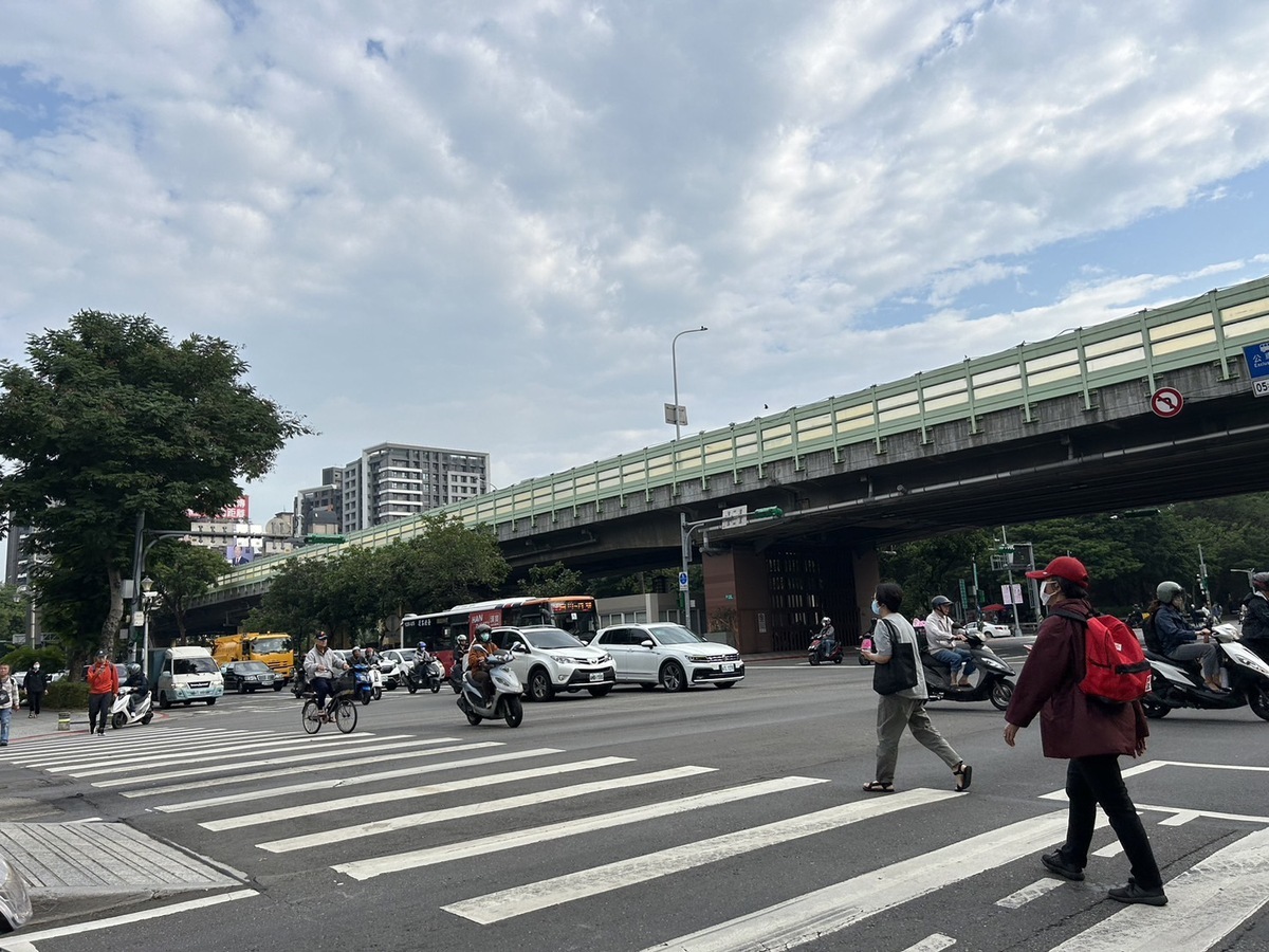 今年9月單月道路交通事故31603件，比去年同期增加839件，不過7至9月連續三個月，交通事故死亡數已大幅下降。 圖：林岑韋／攝