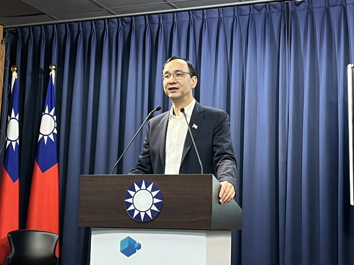 國民黨主席朱立倫今(18)日回應藍白民調協商爭議。 圖：金大鈞/攝