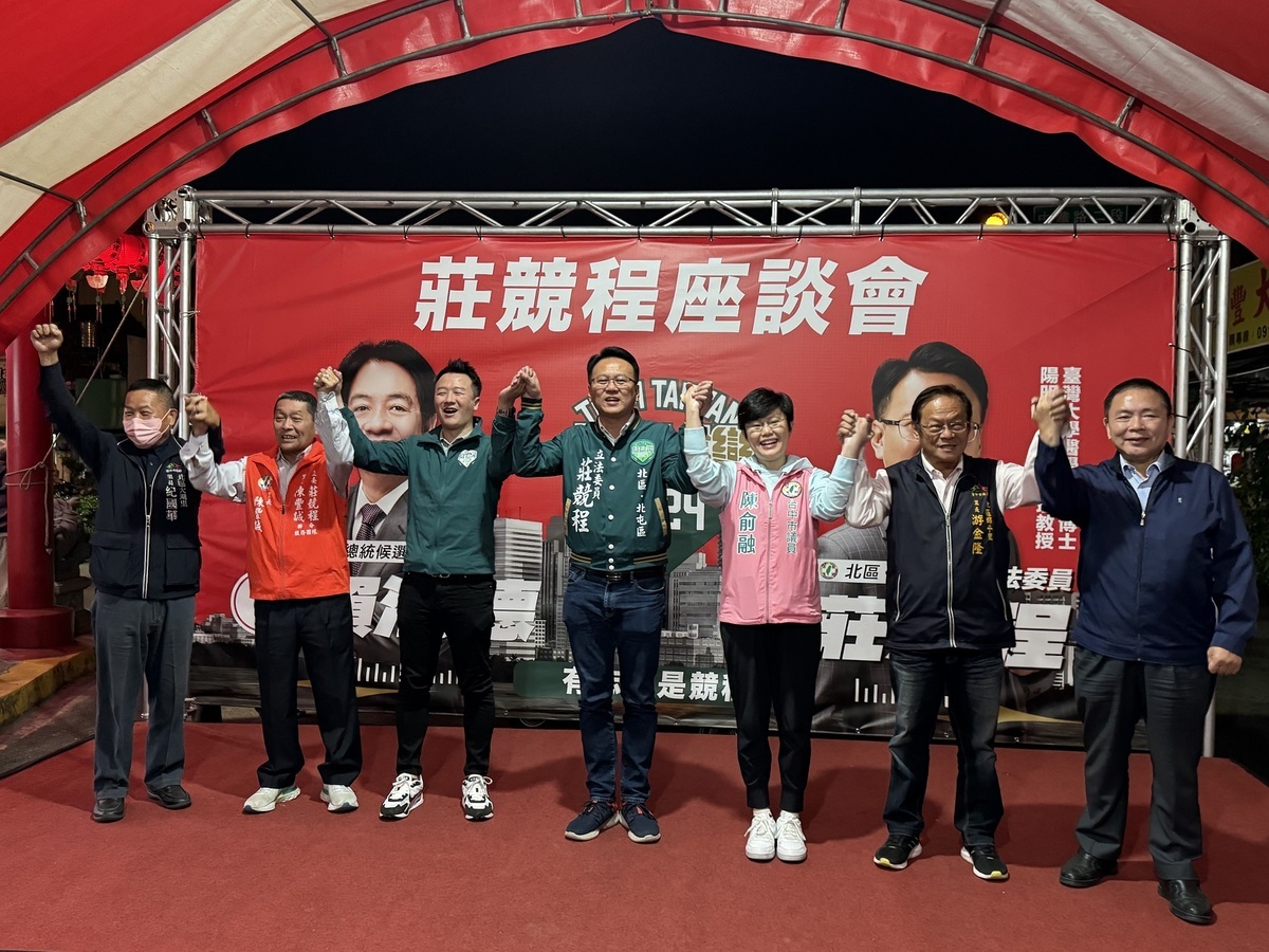 政治評論員李正皓到場助講，推薦莊競程「4個一百分」。 莊競程競總/提供