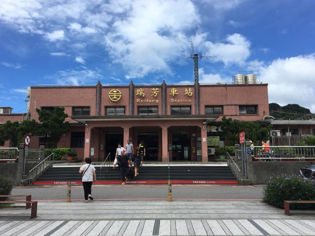 台鐵瑞芳車站往返猴硐車站路線上午9時許，鋼軌焊接處冷縮出現裂縫。 圖：取自新北觀光旅遊網（資料照）