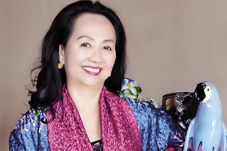 萬盛發控股集團創辦人張美蘭被指控貪汙、賄賂以及詐欺等罪刑，於 5 日上午前往胡志明市法院受審。 圖：翻攝自 @1989Trader X 帳號