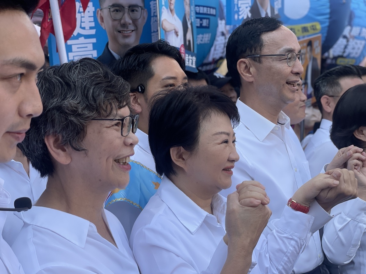 國民黨主席朱立倫赴台中替蔡壁如等藍白台中立委參選人登記參選站台。 圖：國民黨文傳會/提供