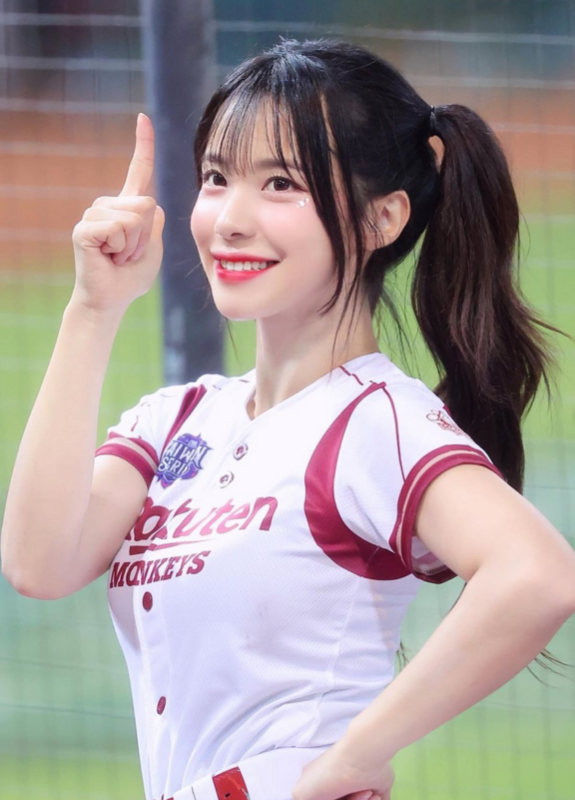 「Rakuten Girls」的韓籍女神李多慧來台的首個球季結束，已於11日返回韓國。 圖：翻攝自IG＠le_dahye