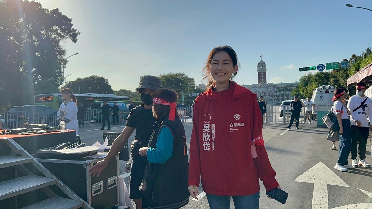 參選台北市第四選區(南港、內湖)立法委員的吳欣岱先前遭網紅「館長」陳之漢控告求償10萬元、撤文、刊判決書一案，士林地院宣判陳之漢敗訴。 圖：翻攝吳欣岱＠台灣基進臉書