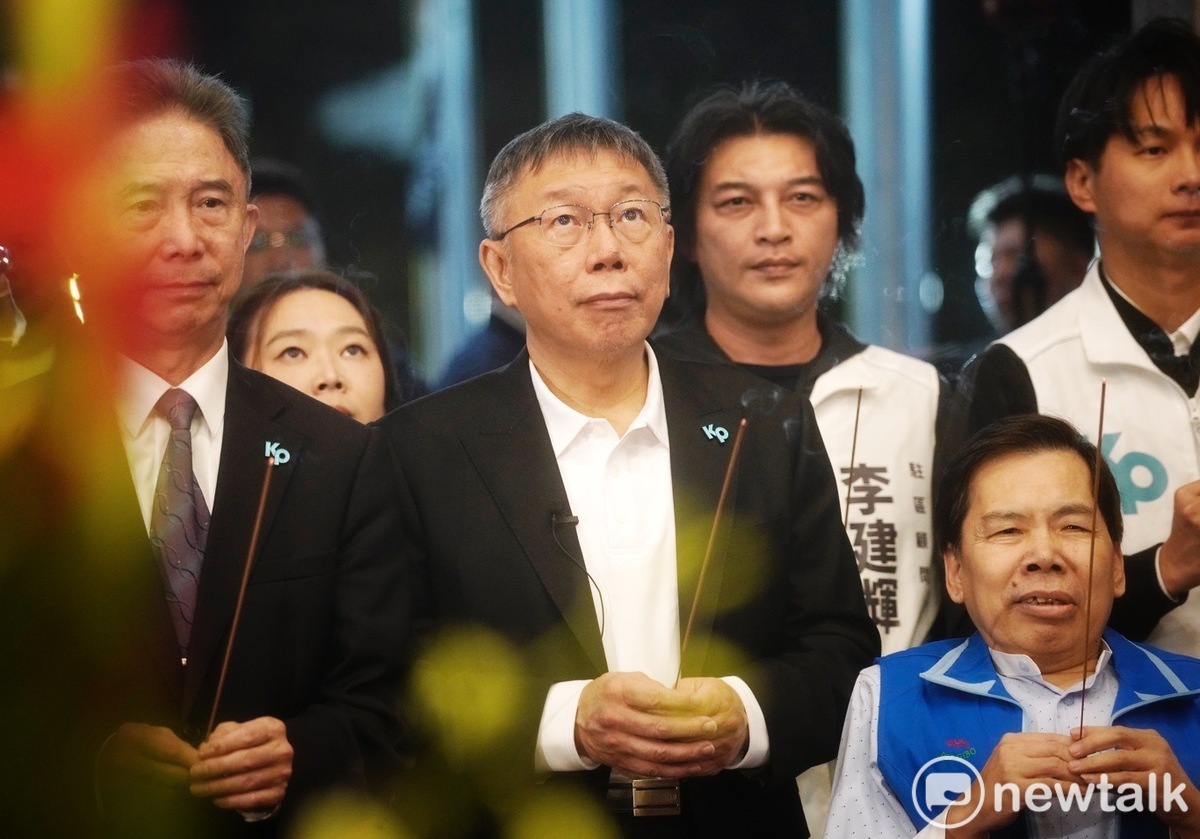 民眾黨總統參選人柯文哲(中)。 圖 : 張良一 / 攝