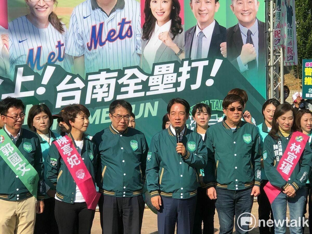 民進黨總統参選人賴清德今日在台南為民進黨立委參選人聯合造勢的活動中強調，「藍白合」是基於政黨利害、分贓權力，同時充滿政治算計的一場遊戲，這樣的作為，沒辦法獲得人民的支持，即使組合成功，也對台灣進步沒有任何幫助。 圖：黃博郎／攝