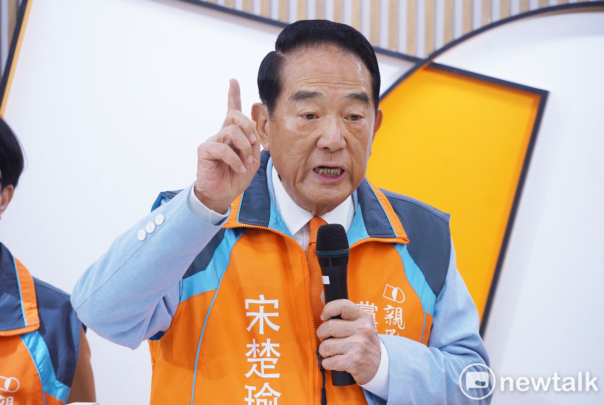 親民黨主席宋楚瑜直指藍白兩黨至今仍在爭大位，沒有針對台灣面臨的問題提出解決辦法。 圖：林昀真/攝（資料照）