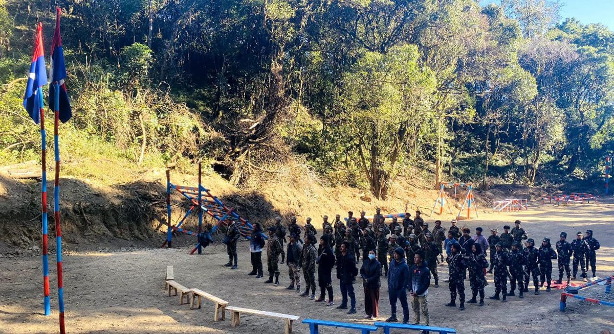 緬甸欽邦梯登鎮轄區肯尼迪山上的軍方軍點被武裝組織「PDF-Zoland」攻克，並被繳獲了一批槍支彈藥。 翻攝自PDF-Zoland臉書