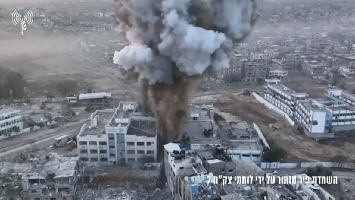 傳加薩走廊（Gaza Strip）可能在「24至48小時內」實現停火。圖為先前以軍部隊摧毀位於加薩地帶希法醫院（Al-Shifa Hospital）地下隧道和豎井圖片。 圖：翻攝自X帳號@UKR_token(資料照片)