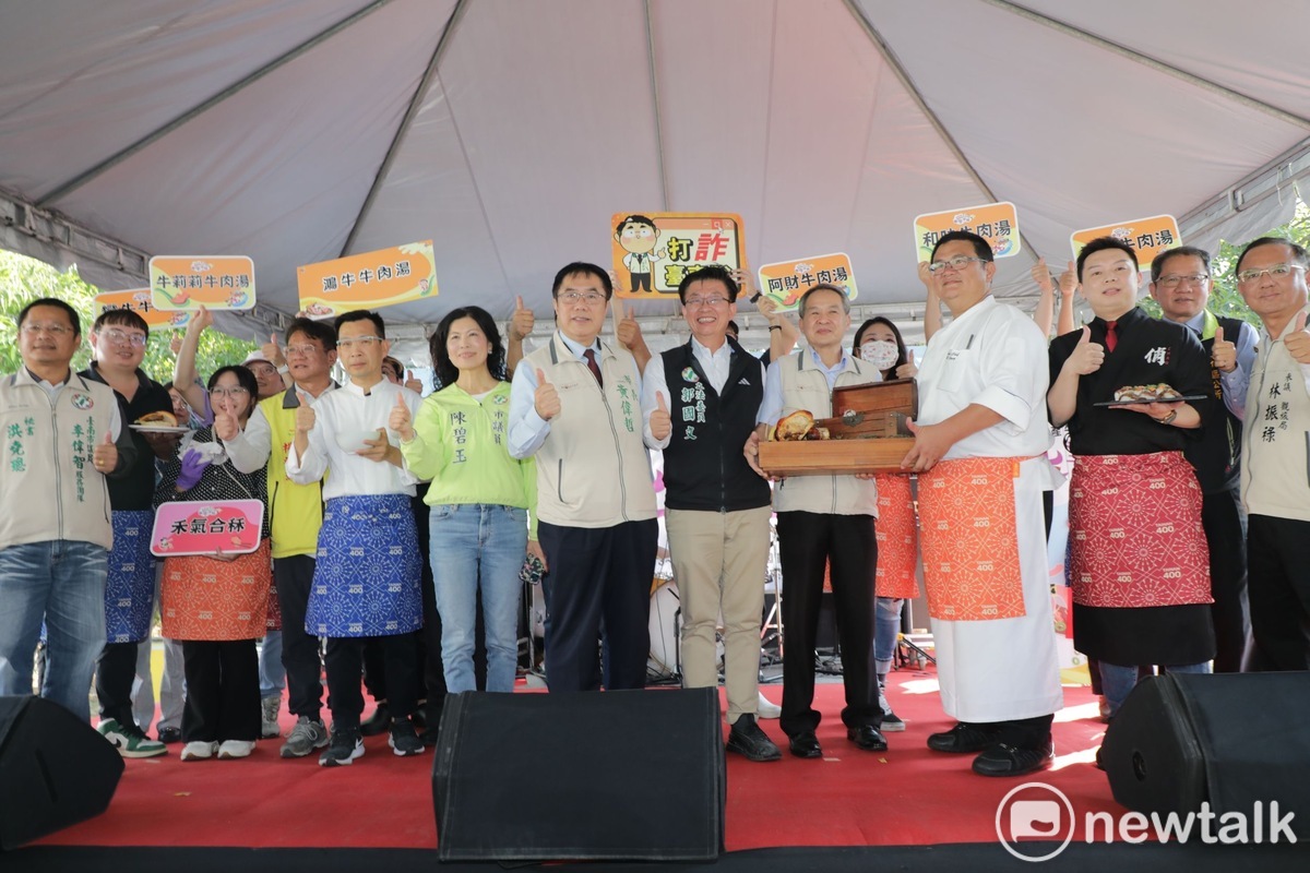 國產牛肉行銷活動在善化啤酒廠熱鬧登場，今年以饗牛幸福-雙B主題，以牛肉（Beef）搭配啤酒（Beer），主打精緻行銷盛會。 圖：黃博郎／攝
