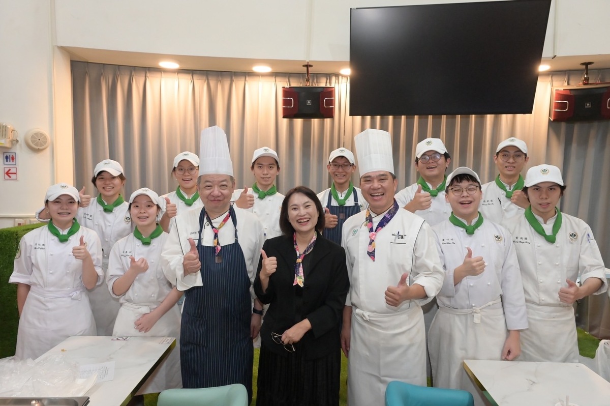 高雄餐旅大學專業團隊。 圖：高雄市客委會/提供