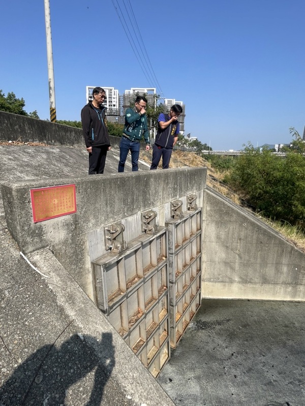 立委莊競程到旱溪沿線會勘。 莊競程服務處/提供