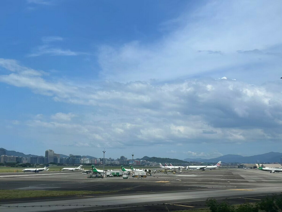交通部民用航空局表示，春節澎湖、金門、馬祖三離島管制航線將提供1,824架次，12月5日開放訂位。 圖：林岑韋／攝