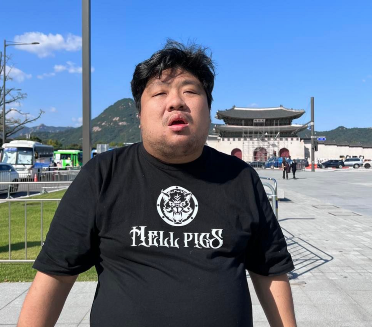 統神日前受邀到韓國觀賞《英雄聯盟》世界賽，途中也帶003跟晨晨參觀了韓國「Zoolung Zoolung」動物園。 圖：翻攝自亞洲統神IG