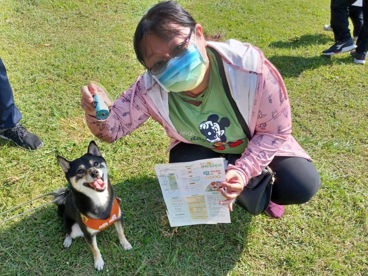 參加野餐日民眾 熱烈參與台中通APP推廣活動。 台中市政府/提供