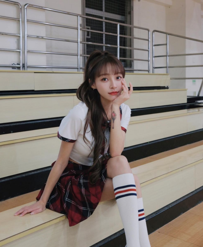 近日「Rakuten Girls」人氣成員林襄10年前的舊照再度被翻出，遭酸「差很多」。 圖：翻攝自IG＠95_mizuk