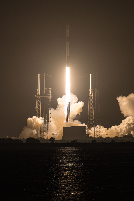 運載南韓「韓軍偵察衛星1號」升空的SpaceX「獵鷹9號」於去年12月成功升空並進入軌道，近期成功回傳衛星影像圖。 圖：翻攝「X」@SpaceX