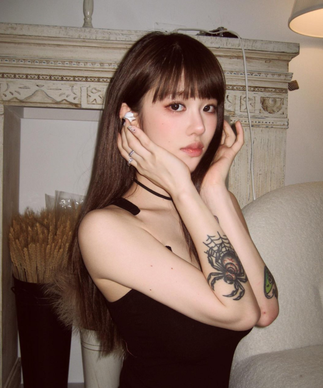 YouTuber「美麗妄娜」從不吝嗇分享各種美照，吸引許多粉絲喜愛。 圖：翻攝自IG＠wanna10_4
