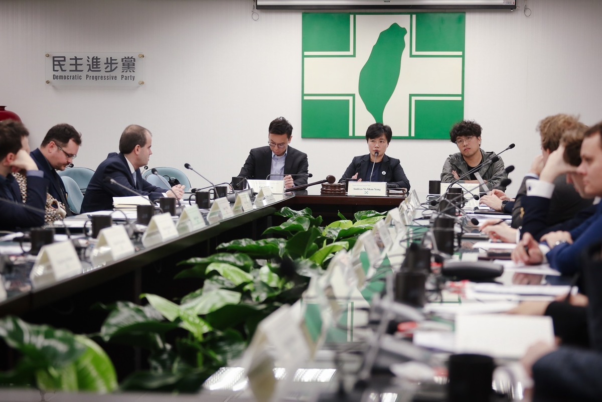 國際共和研究所訪團拜會民進黨。 圖：民進黨提供