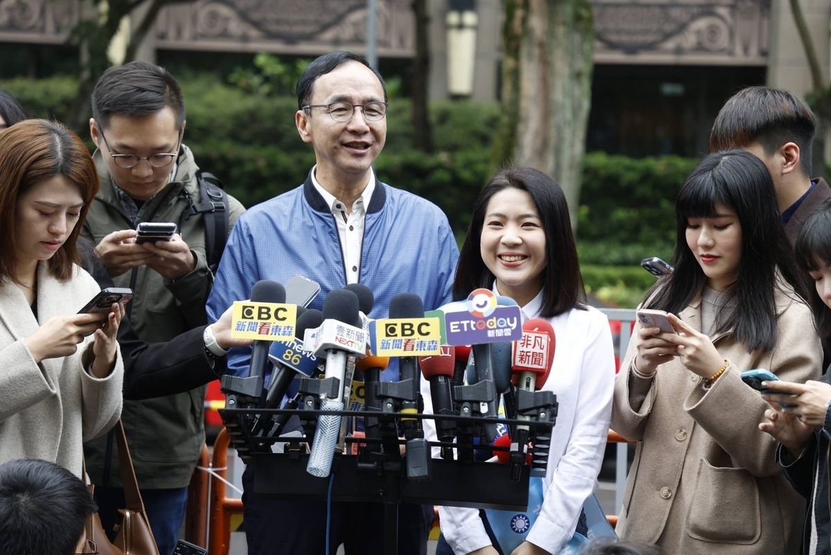 國民黨主席朱立倫今(2)日出席黨籍立委候選人徐巧芯競總成立。 圖：國民黨文傳會/提供