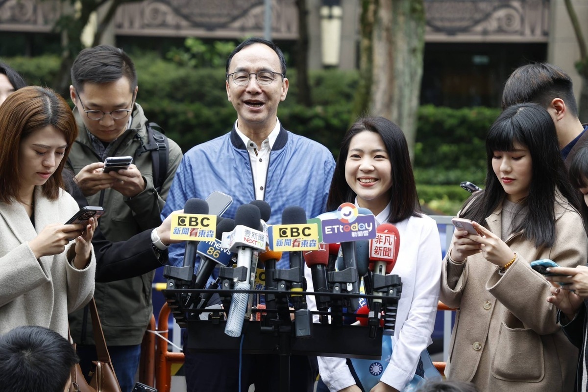 國民黨主席朱立倫今早出席徐巧芯競總成立並聲援遭查賄一事。 圖：國民黨文傳會/提供