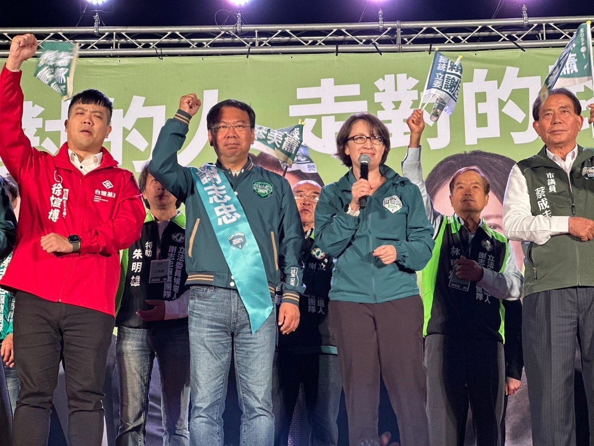 蕭美琴到台中的第一場造勢，就是出席謝志忠的晚會。 謝志忠競總/提供