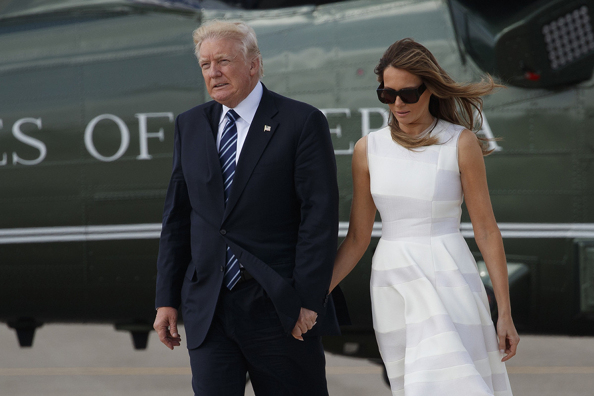 梅蘭妮亞（Melania Trump）的助理表示，川普進駐白宮6個月後，妻子梅蘭妮亞和11歲兒子拜倫（Barron）也終於搬進了白宮。 圖 : 達志影像 / 美聯社