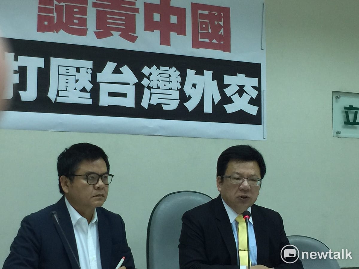針對巴拿馬與台灣斷交一事，立法院民進黨團13日高度遺憾與譴責，希望中止以此傷害台灣；綠委莊瑞雄也說，前駐巴大使辭行竟見不到巴國總統，顯示生變已有跡象。 圖：林人芳／攝